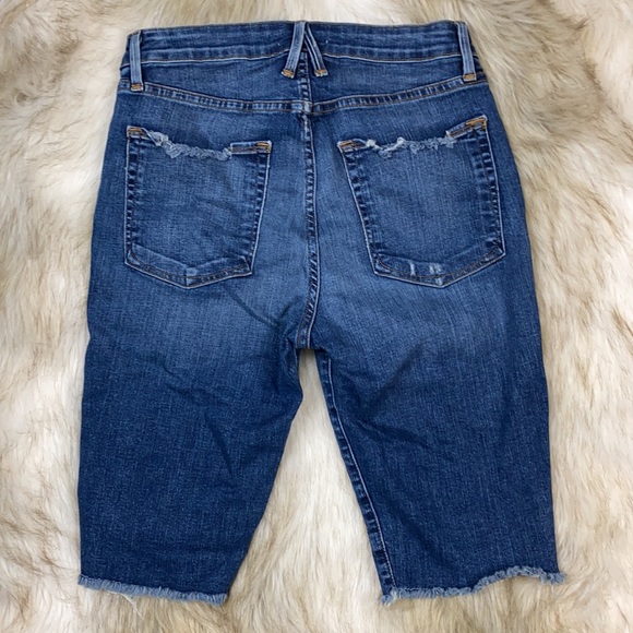 Good American Stagger Hem Bermuda Denim Jean Shorts, Size 6/28, New with Tags - Picture 15 of 16